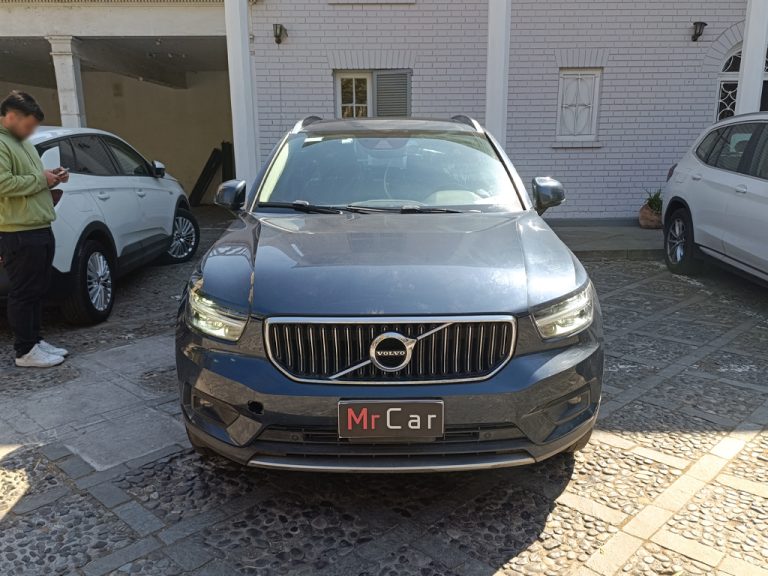 Volvo XC40 T4