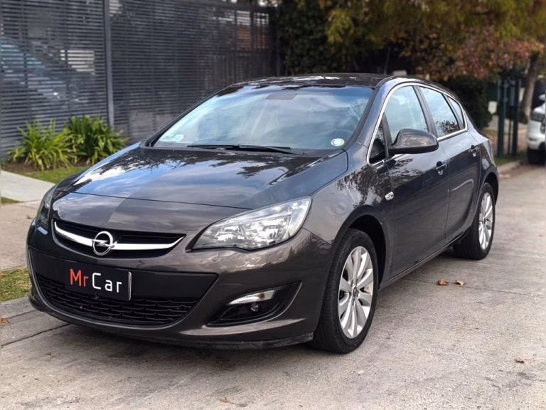 Opel Astra Enjoy 1.6T Mt6 — foto 2 de 16