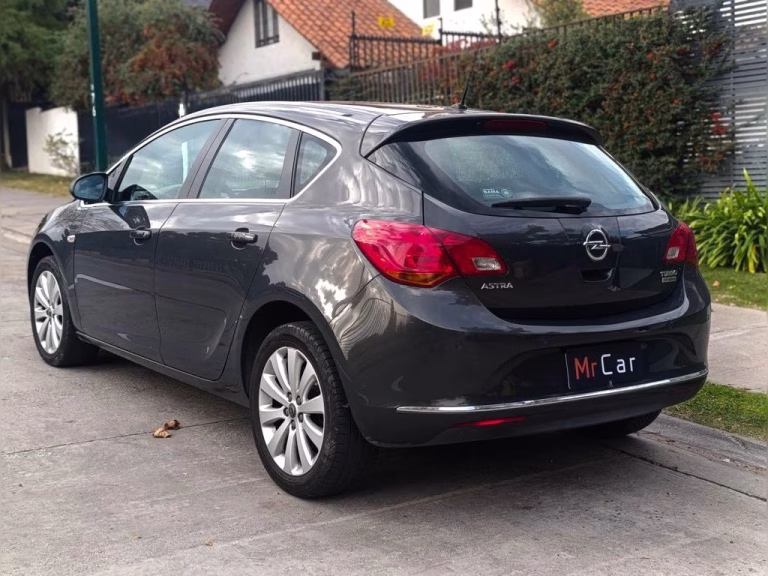 Opel Astra Enjoy 1.6T Mt6 — foto 5 de 16