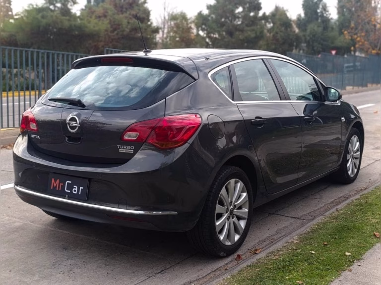 Opel Astra Enjoy 1.6T Mt6 — foto 8 de 16