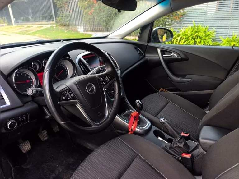 Opel Astra Enjoy 1.6T Mt6 — foto 9 de 16