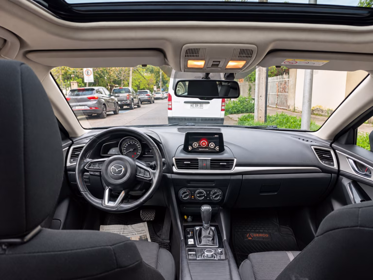 Mazda 3 — foto 8 de 19