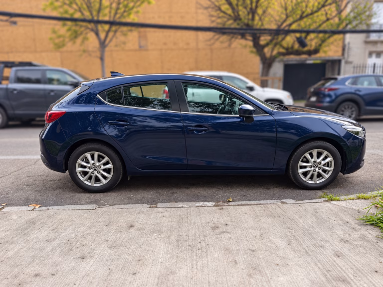 Mazda 3 — foto 10 de 19