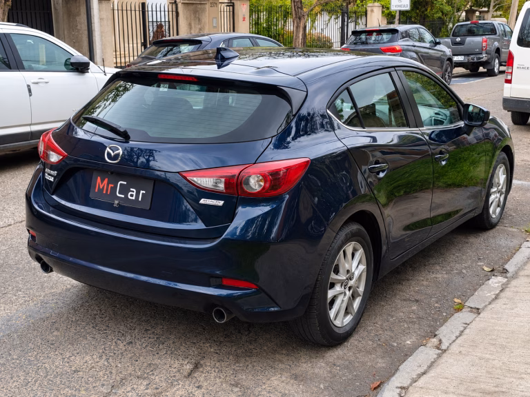 Mazda 3 — foto 9 de 19