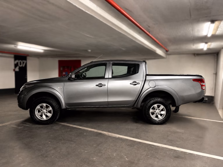 Mitsubishi L200 — foto 3 de 7