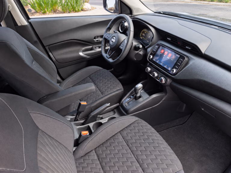 Nissan Kicks — foto 12 de 18