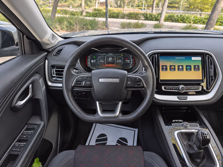 Jetour X70 Std — foto 12 de 18