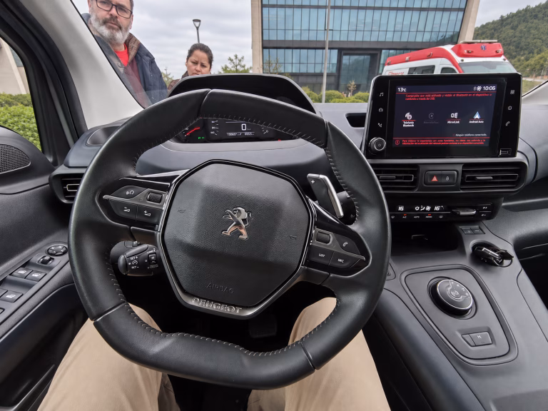 Peugeot Rifter Bluehdi 130 — foto 3 de 6