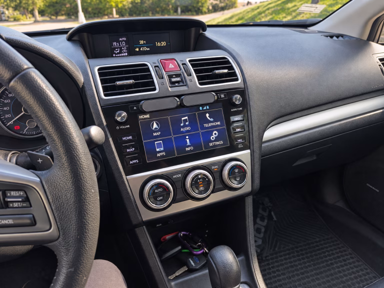 Subaru Impreza — foto 14 de 18