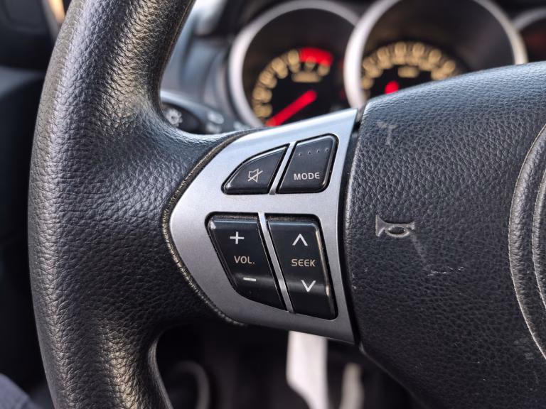 Suzuki Grand Nomade Glx Sport — foto 14 de 17