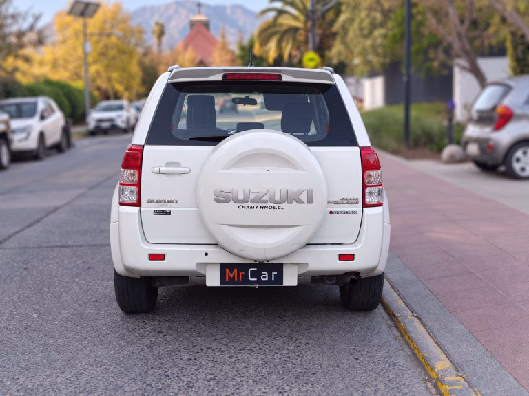 Suzuki Grand Nomade Glx Sport — foto 5 de 17