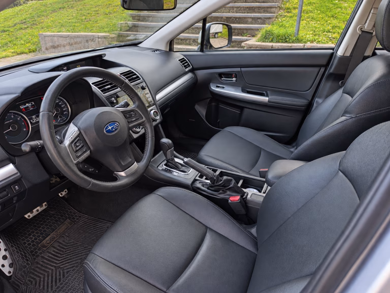 Subaru Impreza — foto 6 de 18