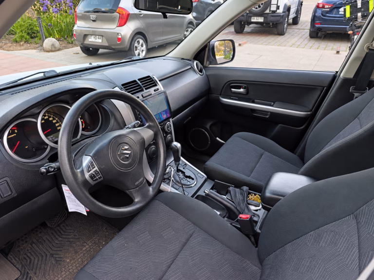 Suzuki Grand Nomade Glx Sport — foto 6 de 17