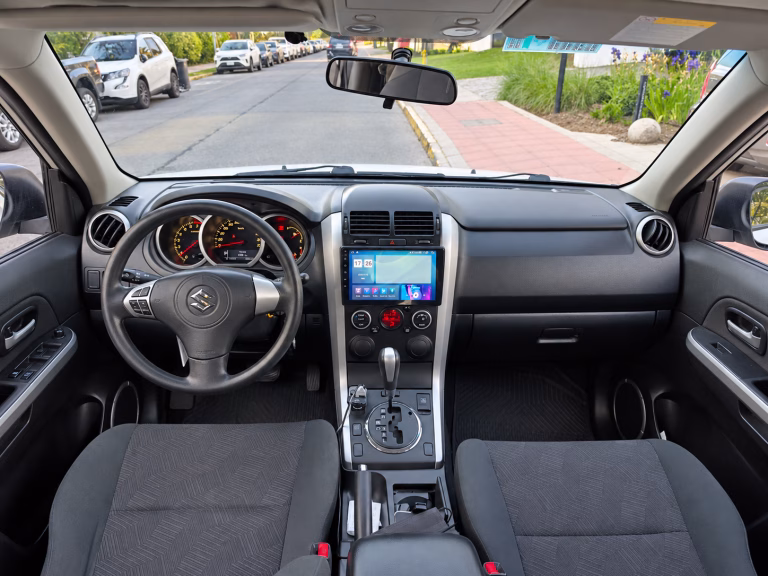 Suzuki Grand Nomade Glx Sport — foto 8 de 17