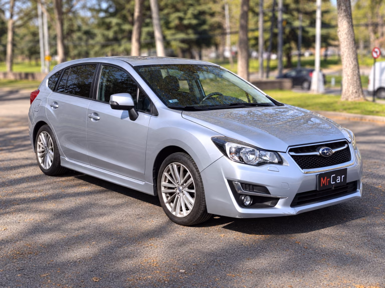 Subaru Impreza — foto 9 de 18