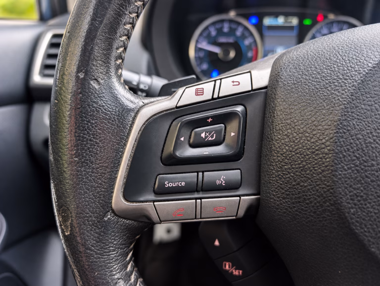 Subaru Impreza Sport — foto 14 de 19