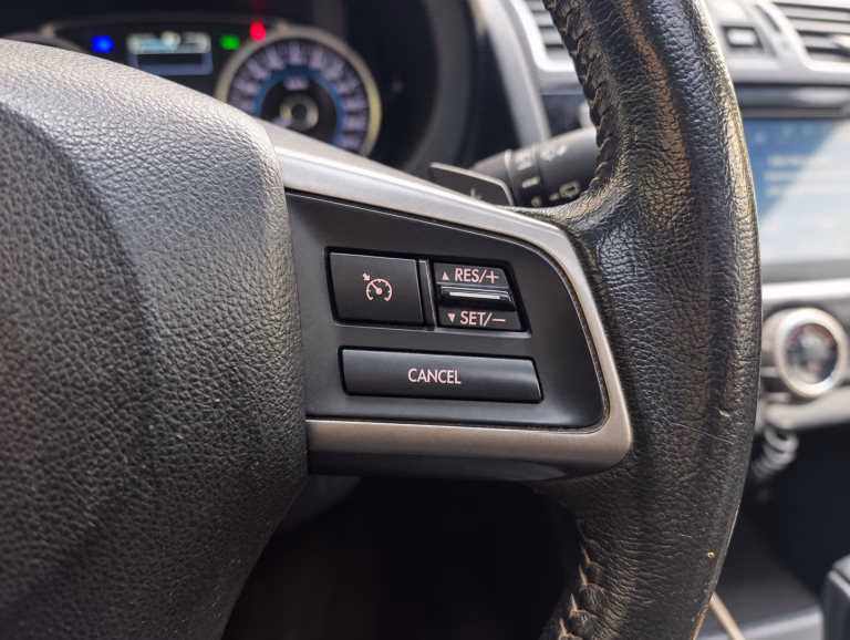 Subaru Impreza Sport — foto 15 de 19