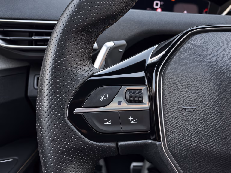 Peugeot 5008 Gt Bluehdi 4×2 — foto 17 de 20