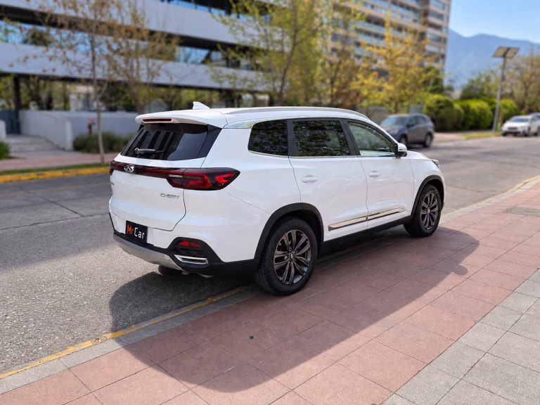Chery Tiggo 8 — foto 3 de 15
