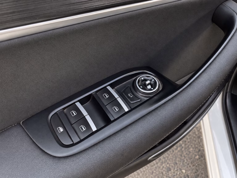 Chery Tiggo 8 — foto 9 de 15