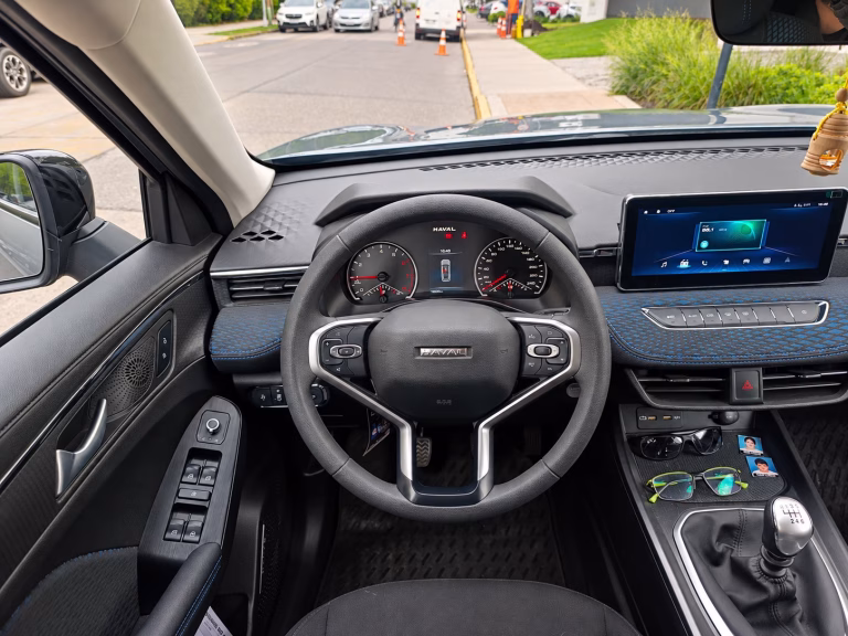 Great Wall Haval Jolion — foto 9 de 17