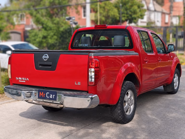 Nissan Navara — foto 4 de 14