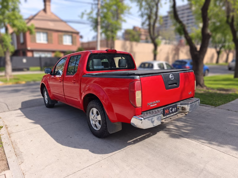 Nissan Navara — foto 7 de 14