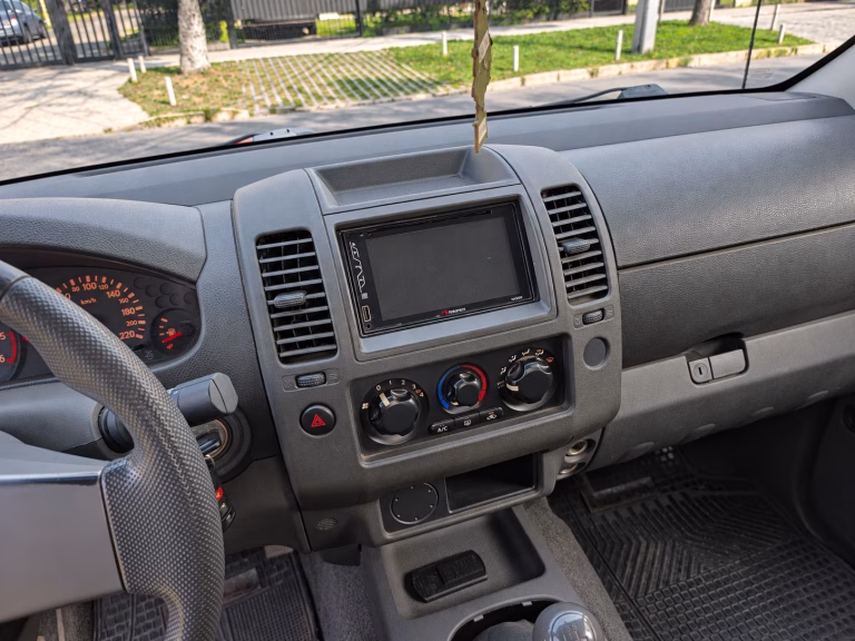 Nissan Navara — foto 11 de 14