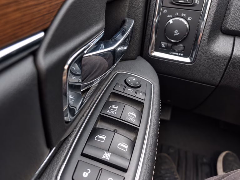RAM 1500 — foto 11 de 19