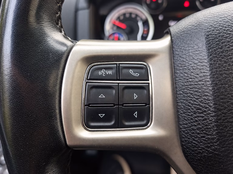 RAM 1500 — foto 13 de 19
