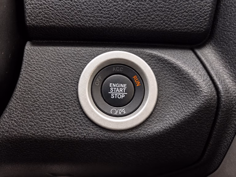 RAM 1500 — foto 15 de 19