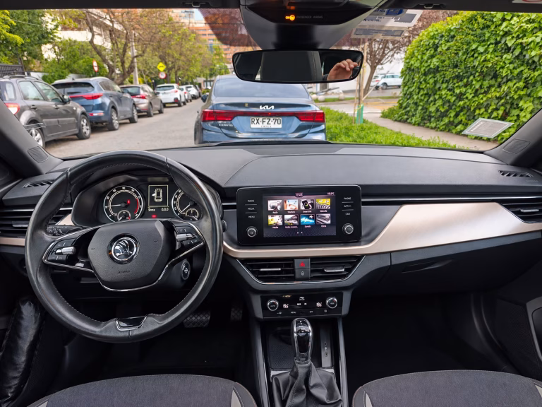 Škoda Kamiq — foto 10 de 19