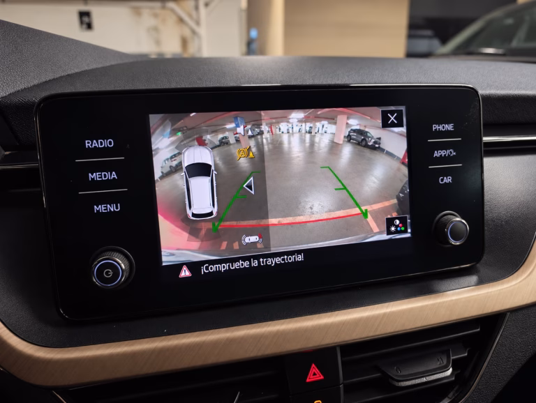 Škoda Kamiq — foto 16 de 19