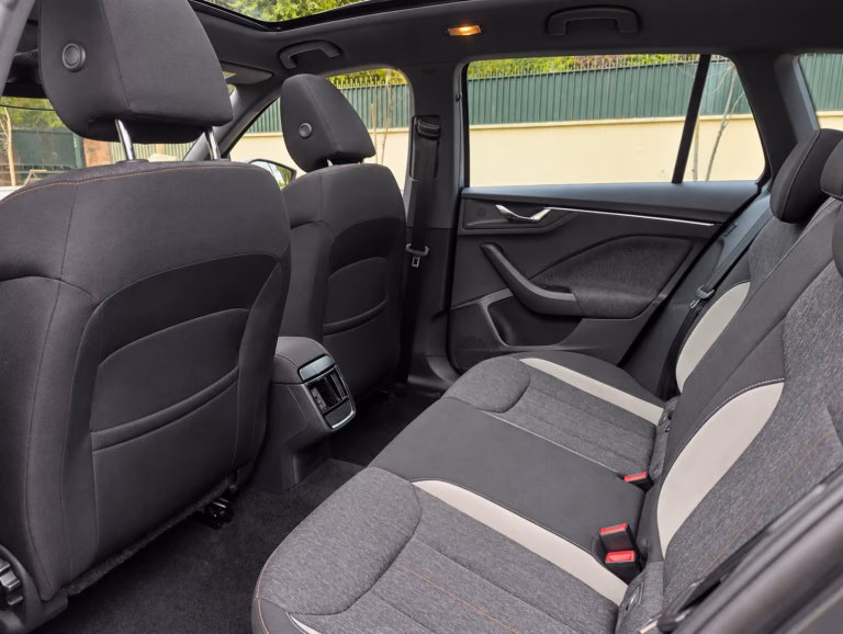 Škoda Kamiq — foto 18 de 19