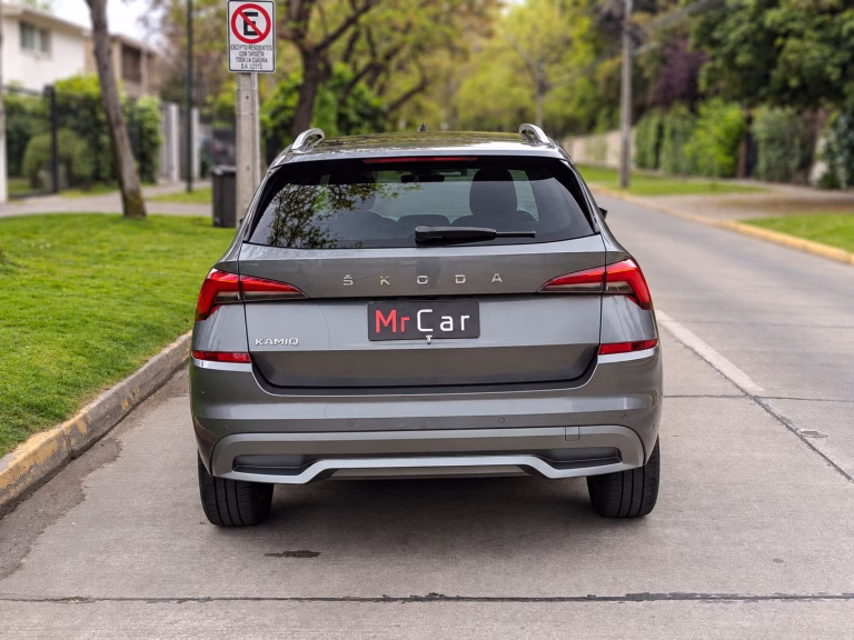 Škoda Kamiq — foto 5 de 19