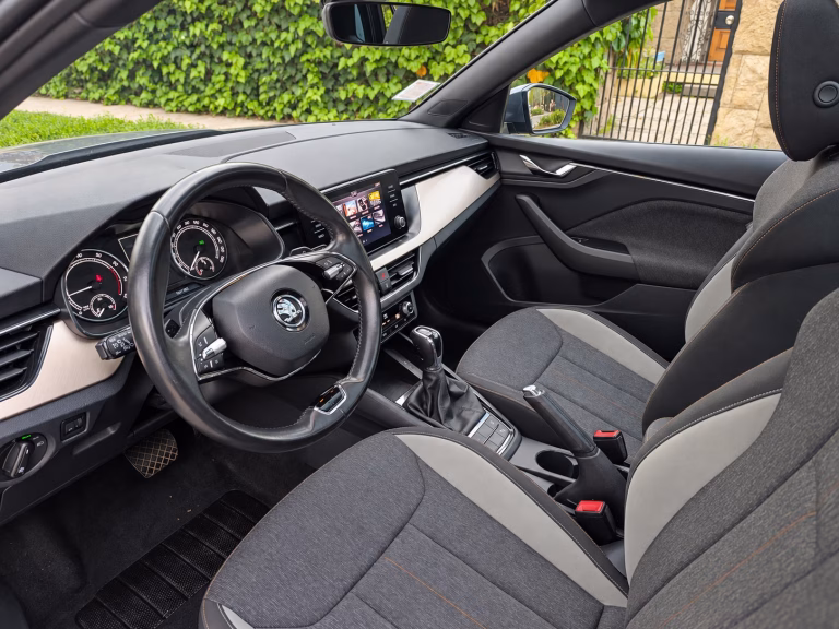 Škoda Kamiq — foto 9 de 19