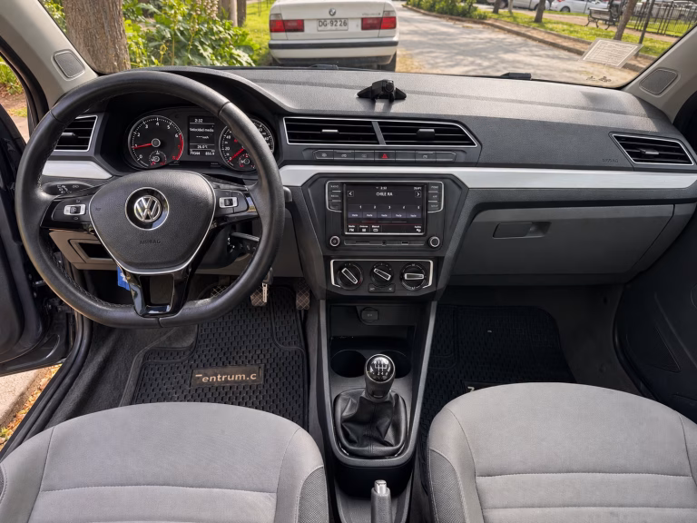 Volkswagen Gol Highline — foto 9 de 20