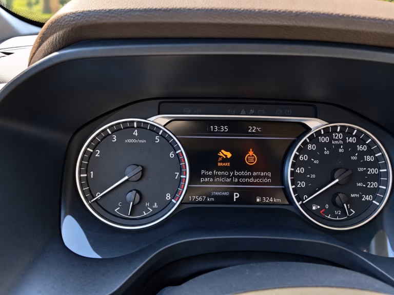 Nissan X-Trail — foto 6 de 10