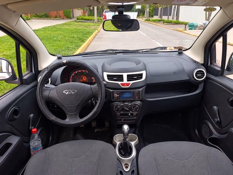 Chery Iq — foto 12 de 14