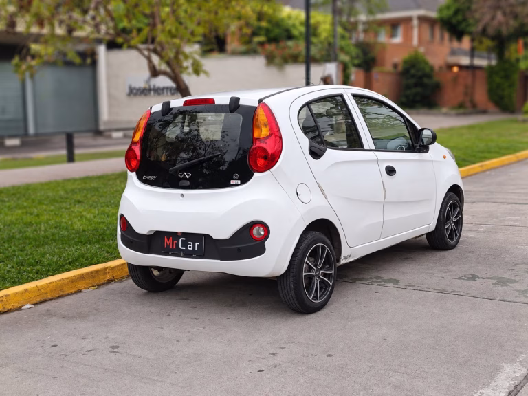 Chery Iq — foto 7 de 14