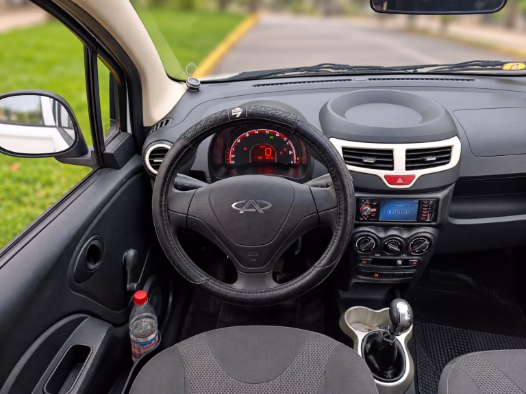 Chery Iq — foto 8 de 14