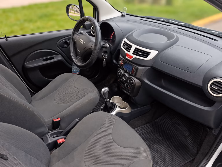 Chery Iq — foto 9 de 14