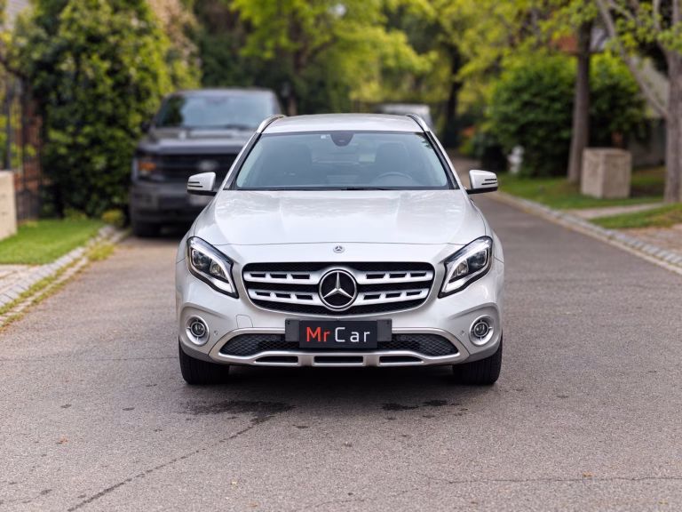 Mercedes Benz GLA 200 D