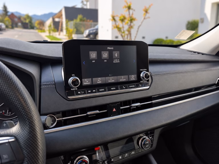 Mitsubishi Outlander — foto 15 de 20