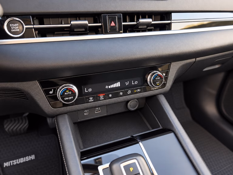 Mitsubishi Outlander — foto 19 de 20