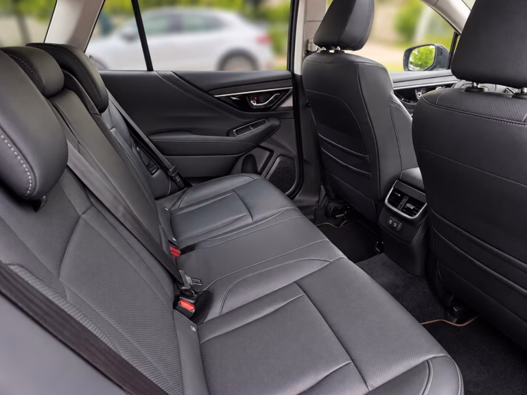 Subaru Outback Touring — foto 15 de 19