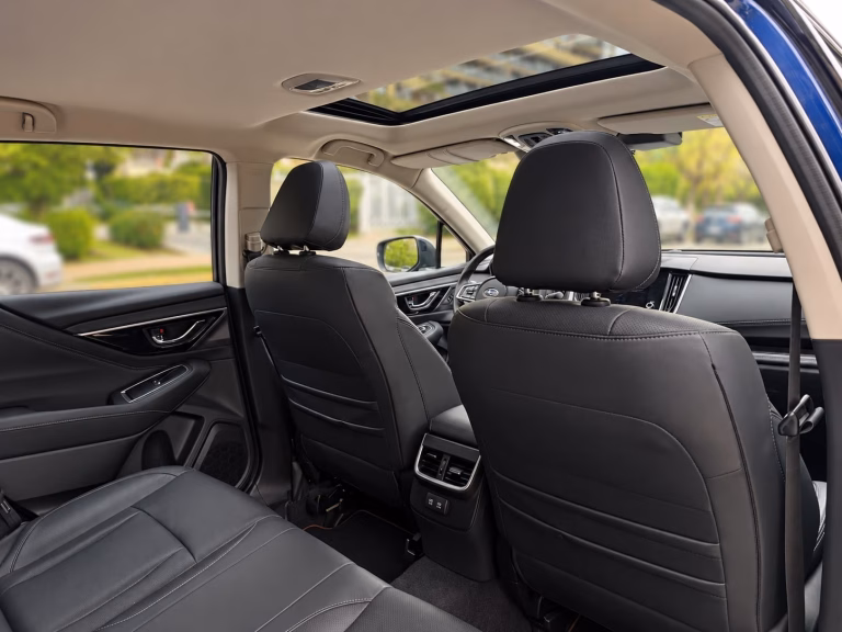Subaru Outback Touring — foto 17 de 19