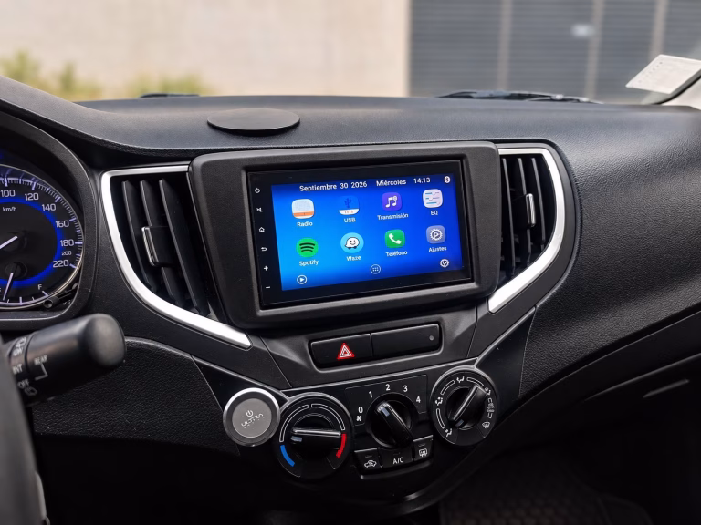 Suzuki Baleno — foto 15 de 17