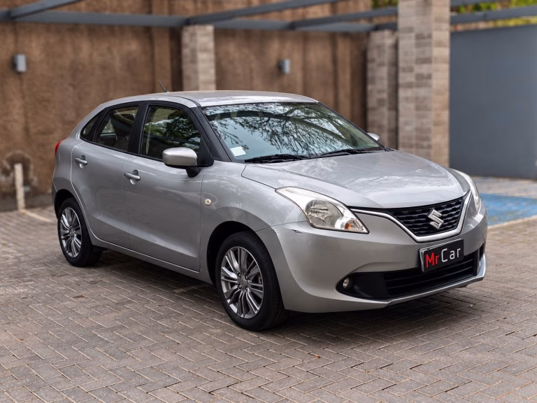 Suzuki Baleno — foto 2 de 17