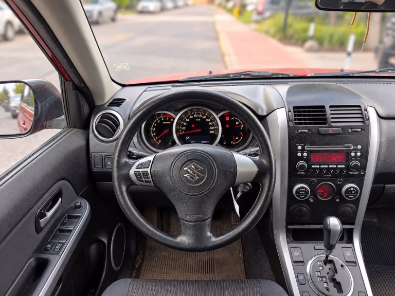 Suzuki Grand Nomade At Glx Sport — foto 11 de 17